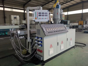 fabricación de contenedores y tarimas de plástico